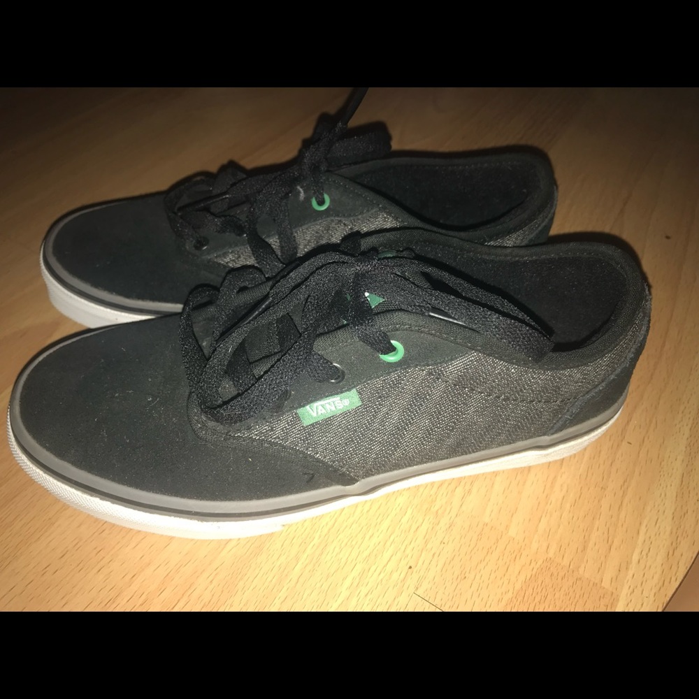 Vans Shoes w/ Green Accent MENS SIZE